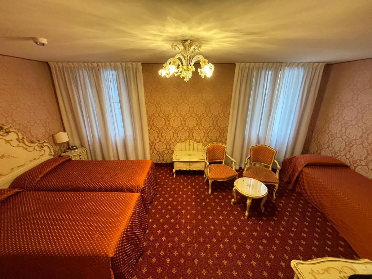 Hotel Rialto Venedig 4*,  Italien