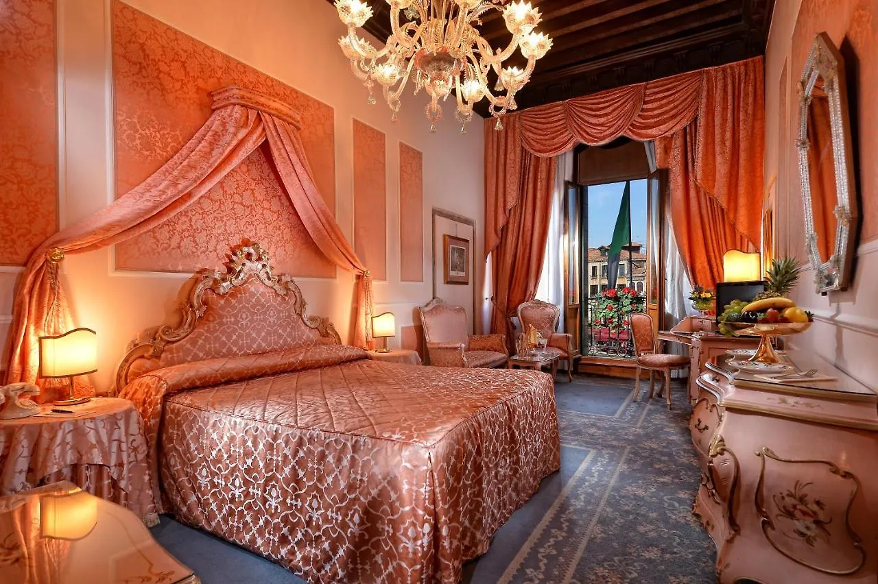 ****  Hotel Rialto Венеция Италия