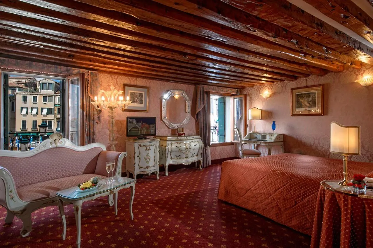 Hotel Rialto Венеция 4*,